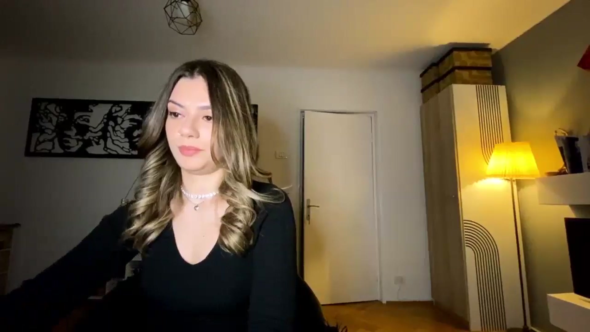 Gallery image thumbnail from RiriBee's myfreecams stream on, 04/07/2025, 24:01 image 3 of 20