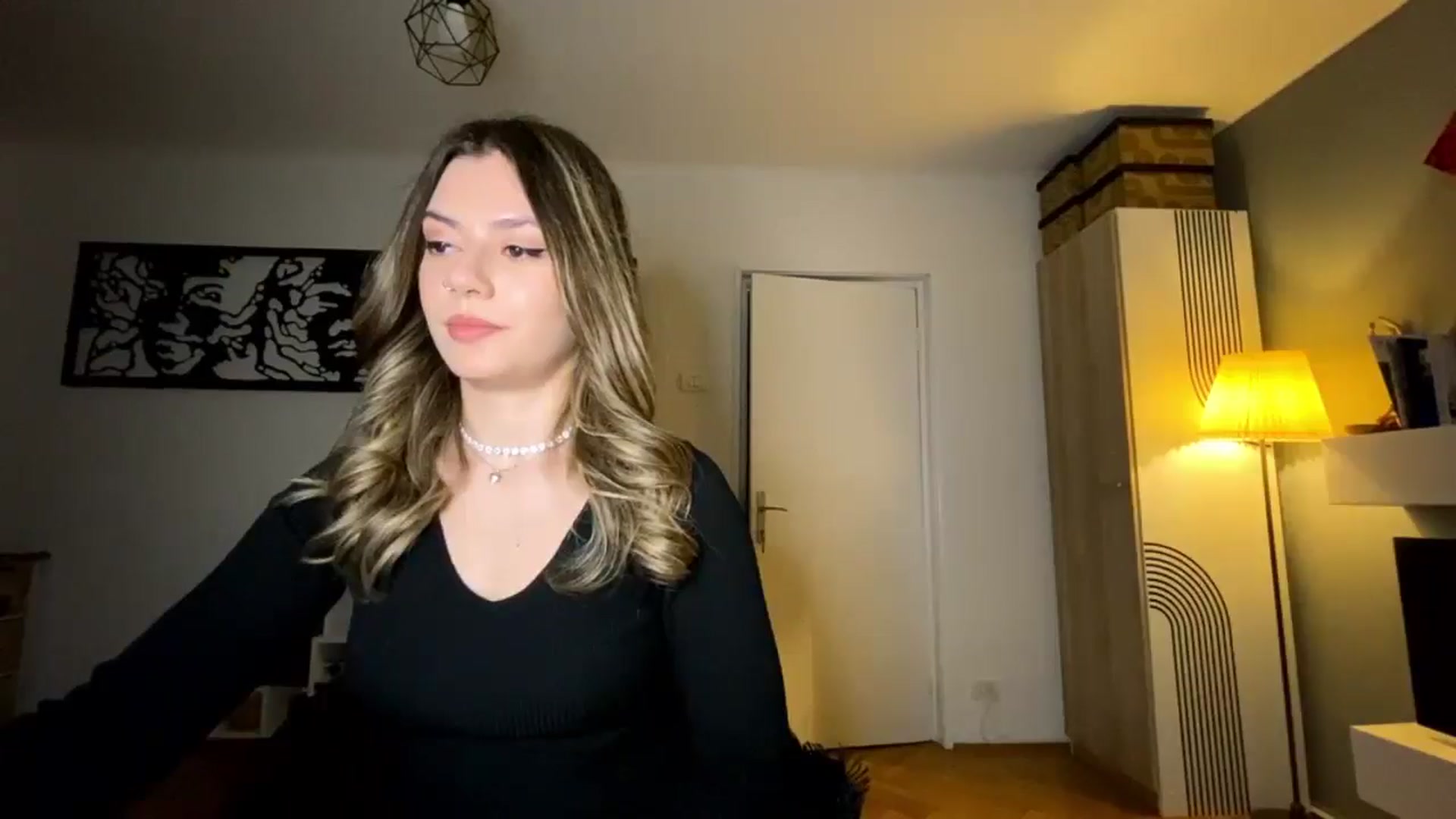 Gallery image thumbnail from RiriBee's myfreecams stream on, 04/07/2025, 24:01 image 18 of 20