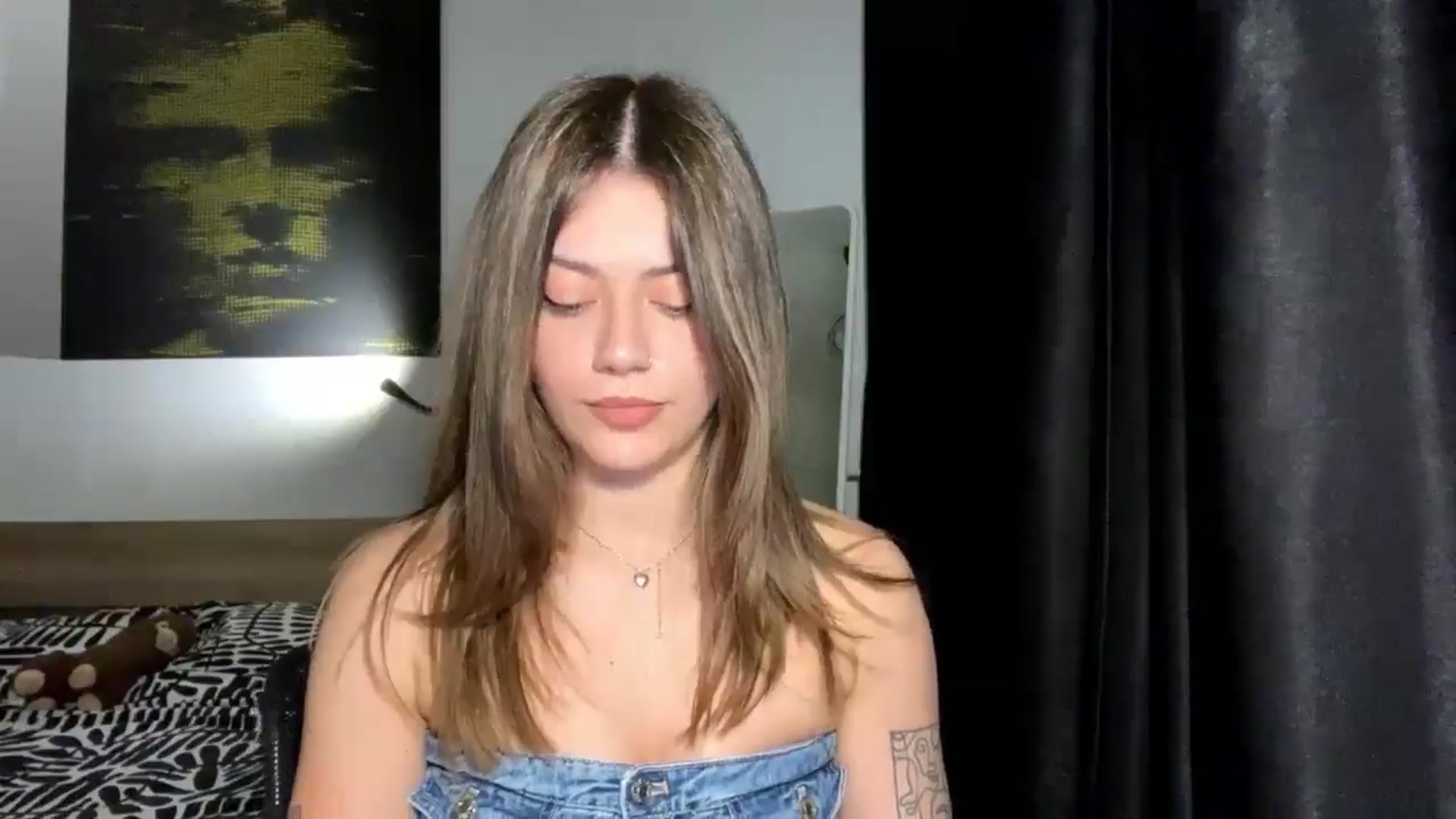 Gallery image thumbnail from RiriBee's myfreecams stream on, 05/12/2025, 22:09 image 2 of 20