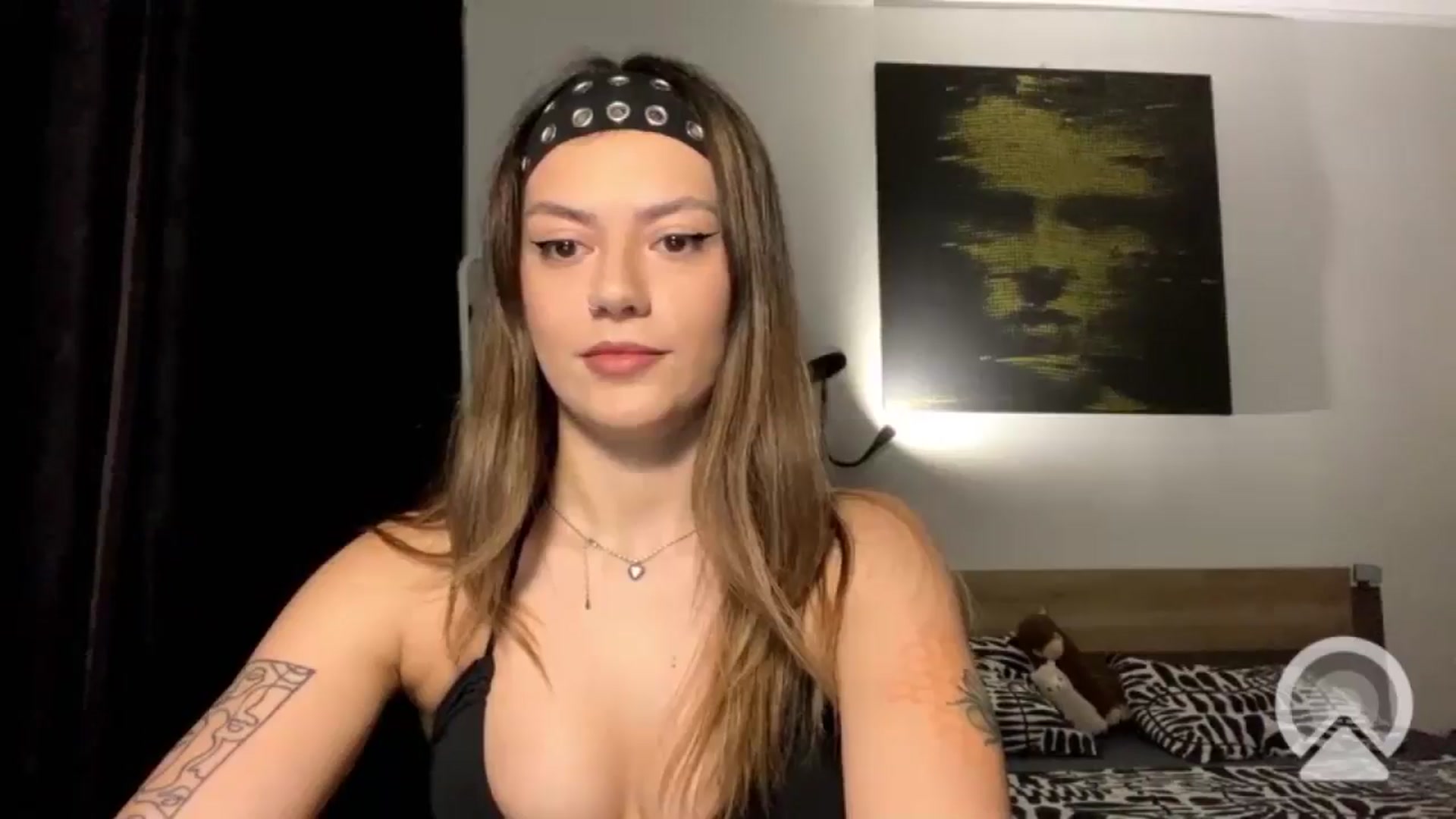 Gallery image thumbnail from RiriBee's myfreecams stream on, 08/03/2025, 22:00 image 15 of 20
