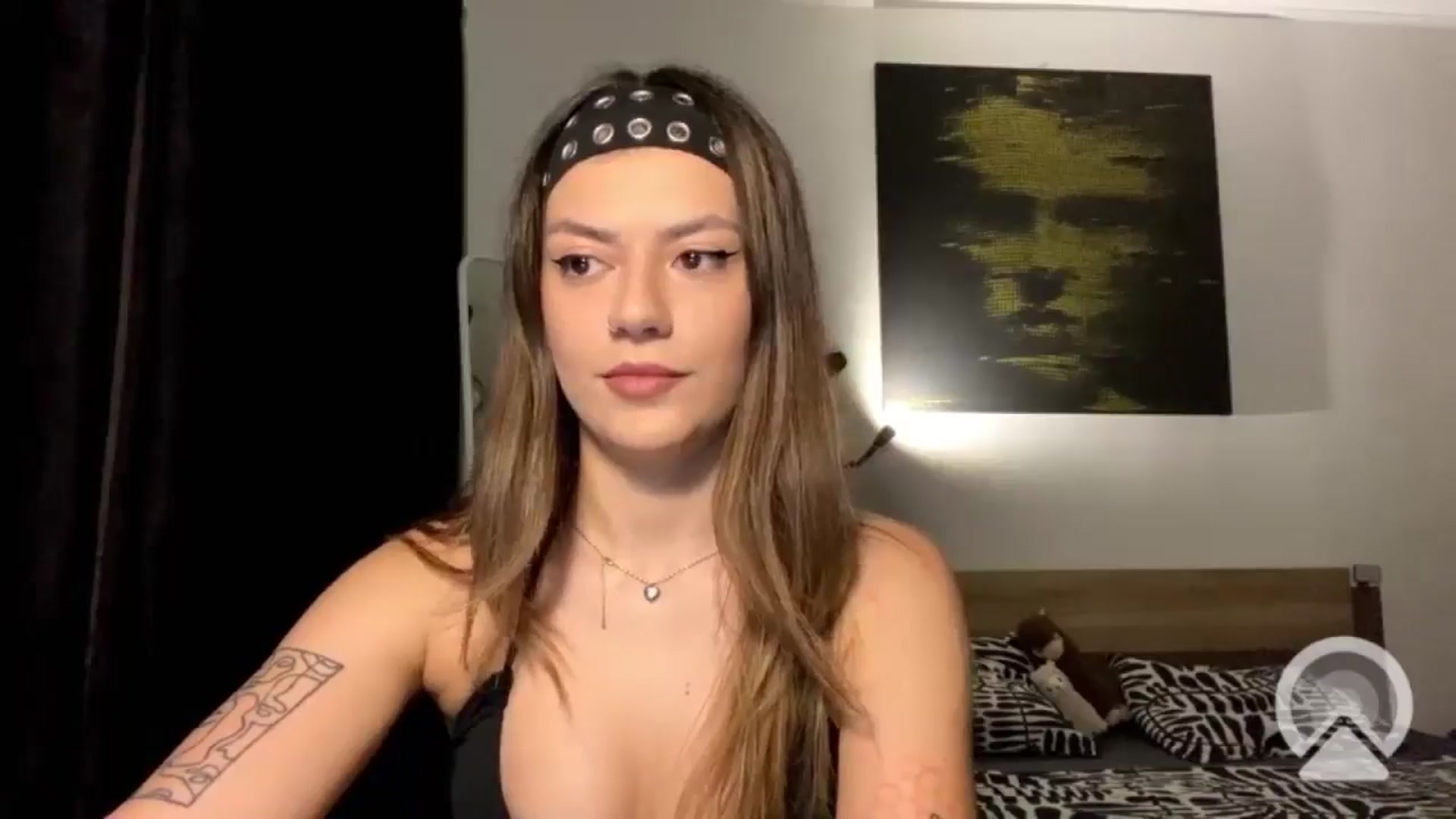 Gallery image thumbnail from RiriBee's myfreecams stream on, 08/03/2025, 22:00 image 16 of 20