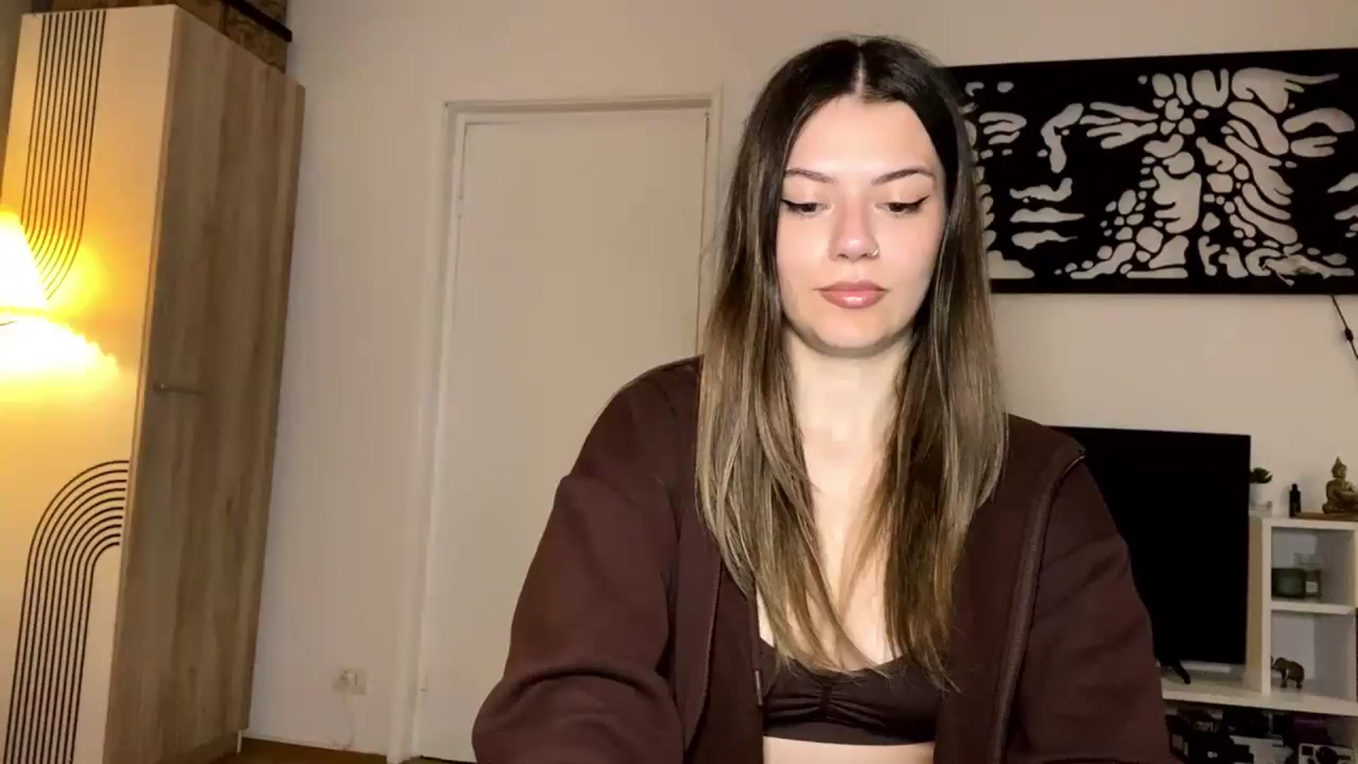 Gallery image thumbnail from RiriBee's myfreecams stream on, 10/17/2025, 24:46 image 5 of 20