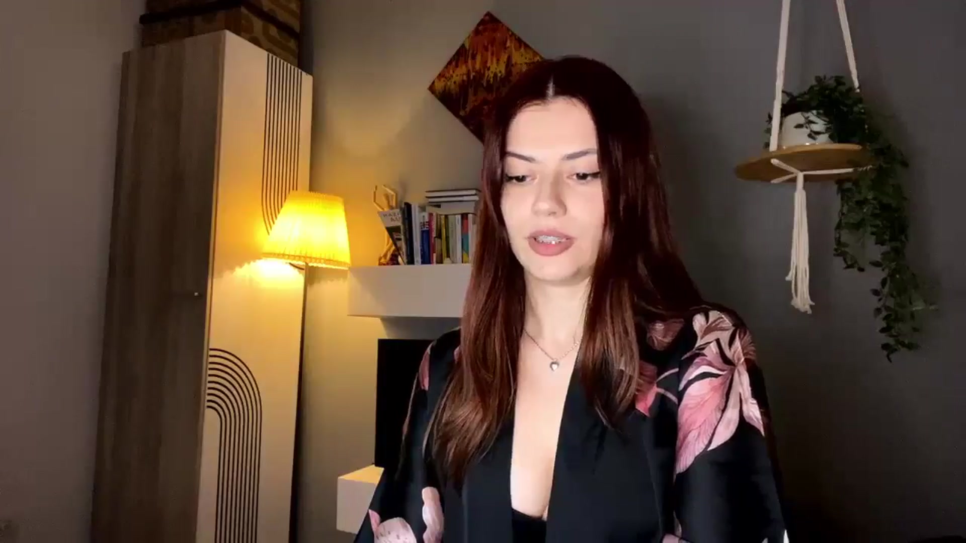 Gallery image thumbnail from RiriBee's myfreecams stream on, 12/05/2025, 03:42 image 8 of 20
