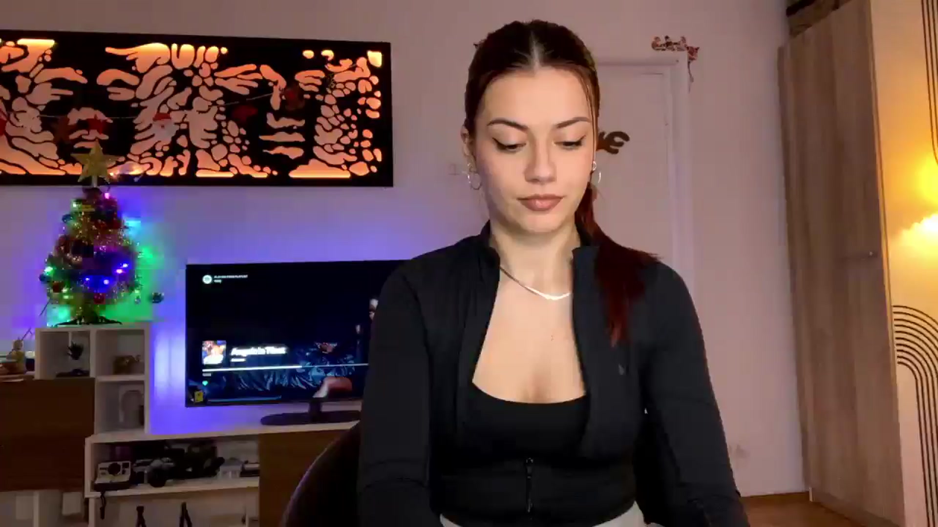 Gallery image thumbnail from RiriBee's myfreecams stream on, 12/31/2025, 04:52 image 4 of 20