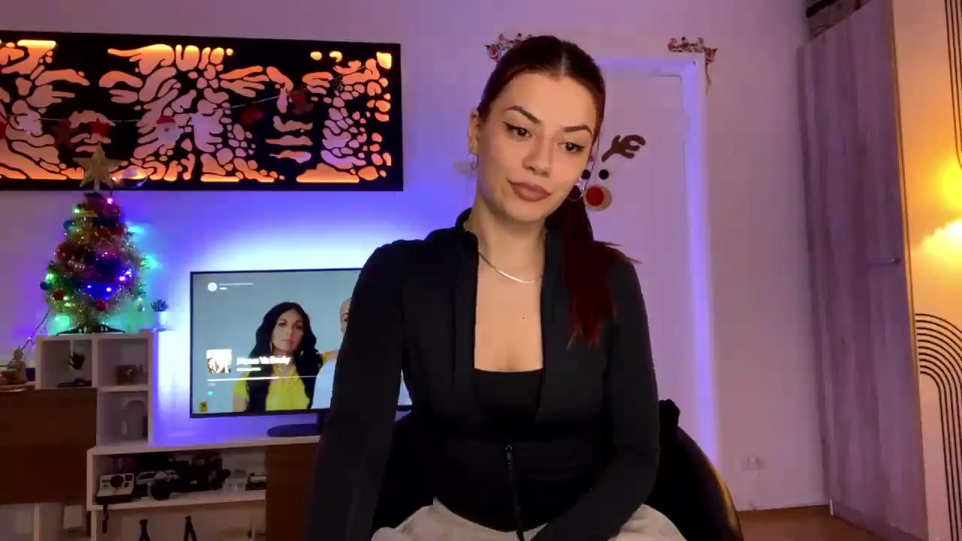 Gallery image thumbnail from RiriBee's myfreecams stream on, 12/31/2025, 04:52 image 5 of 20