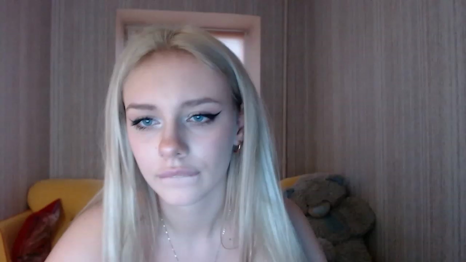 Gallery image thumbnail from Ririma_xo's myfreecams stream on, 11/14/2022, 13:41 image 20 of 20