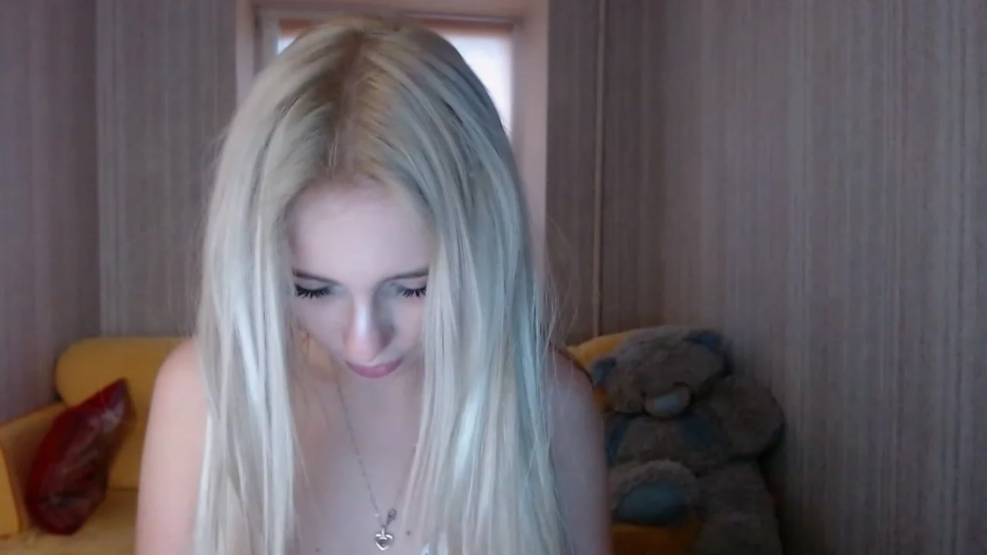 Gallery image thumbnail from Ririma_xo's myfreecams stream on, 11/14/2022, 13:41 image 10 of 20
