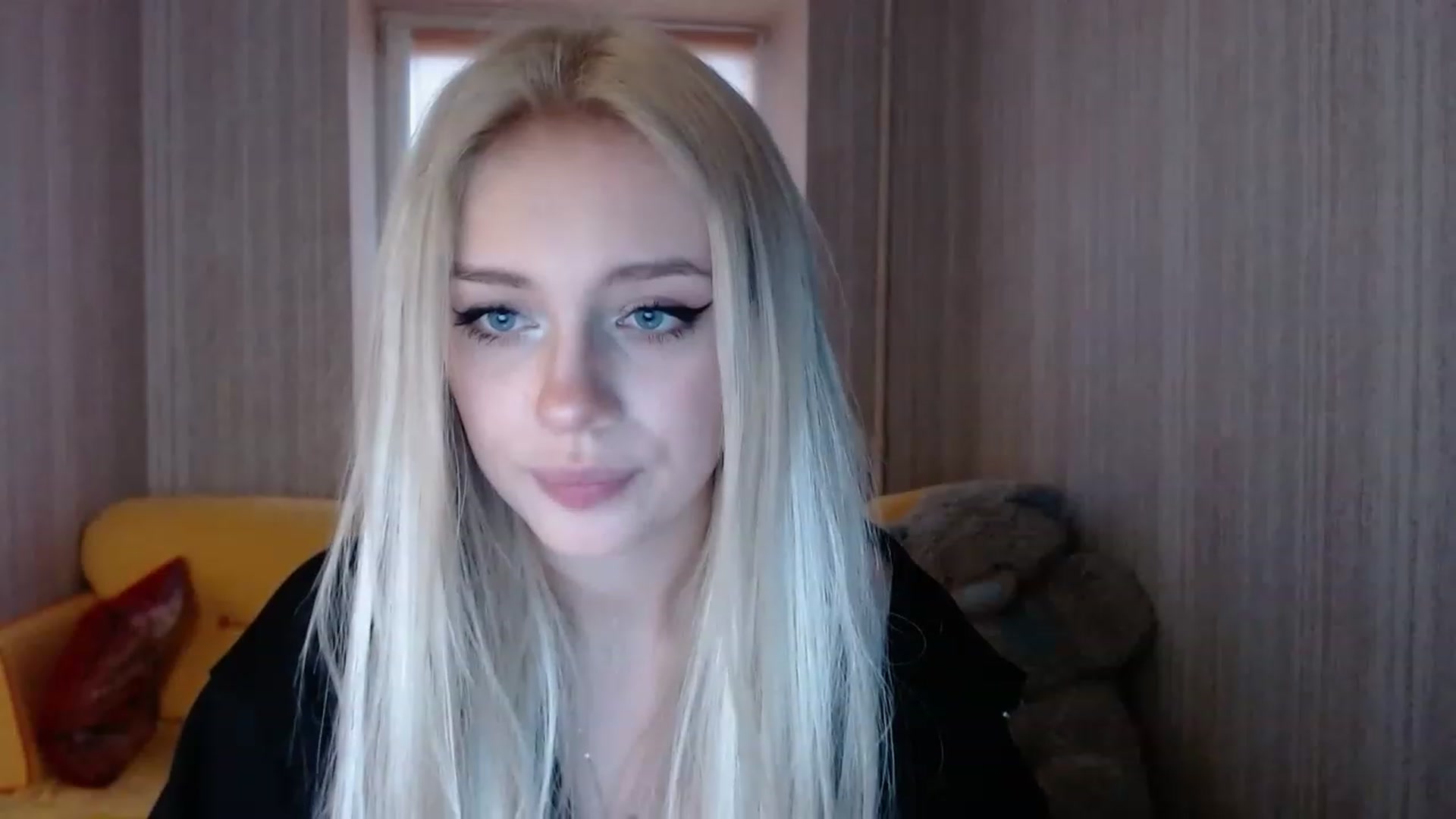 Gallery image thumbnail from Ririma_xo's myfreecams stream on, 11/14/2022, 13:41 image 4 of 20
