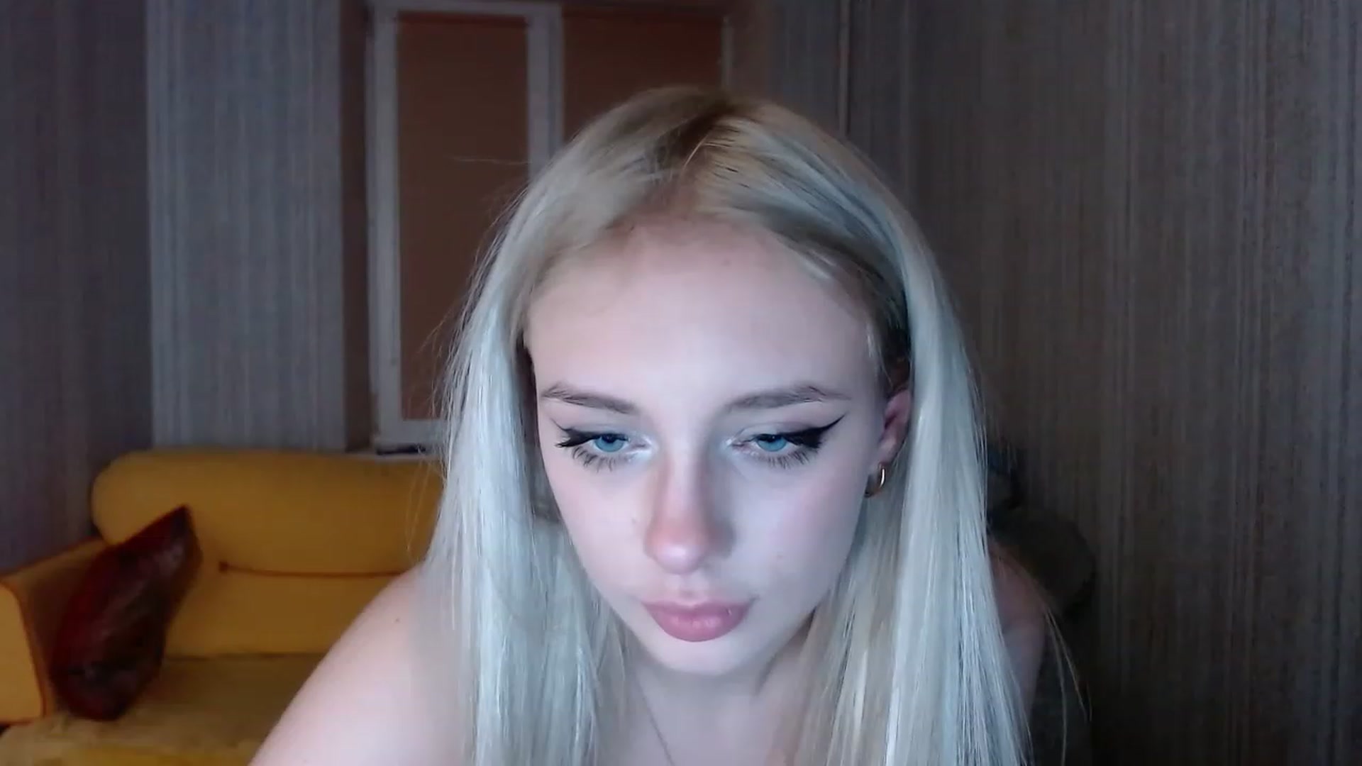 Gallery image thumbnail from Ririma_xo's myfreecams stream on, 11/14/2022, 16:40 image 20 of 20