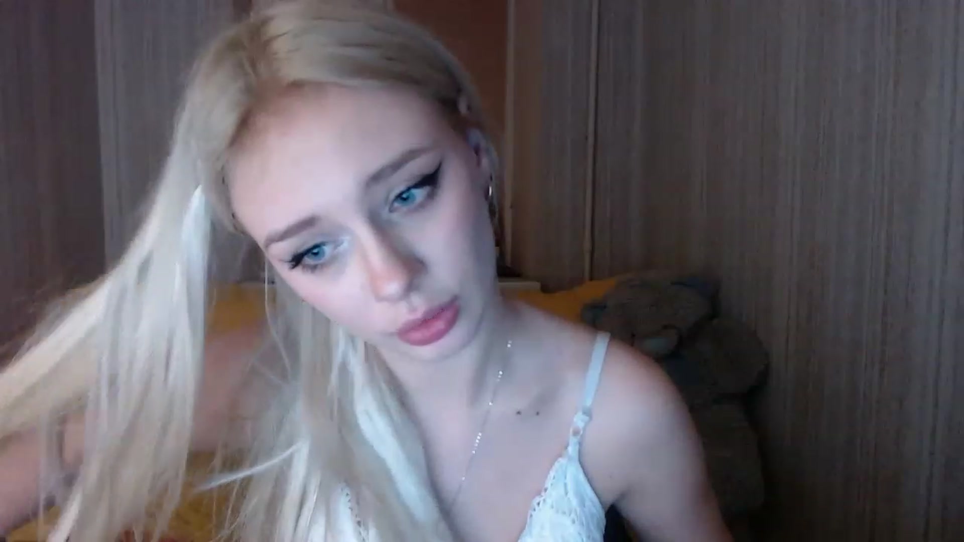 Gallery image thumbnail from Ririma_xo's myfreecams stream on, 11/14/2022, 16:40 image 12 of 20