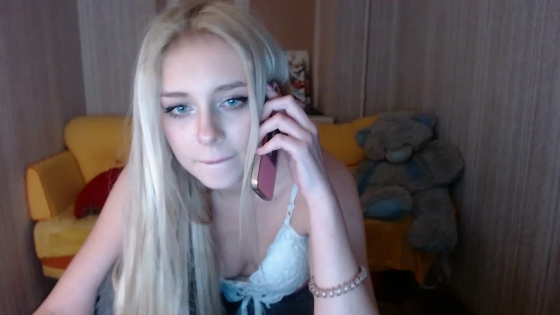 Gallery image thumbnail from Ririma_xo's myfreecams stream on, 11/14/2022, 18:15 image 10 of 20