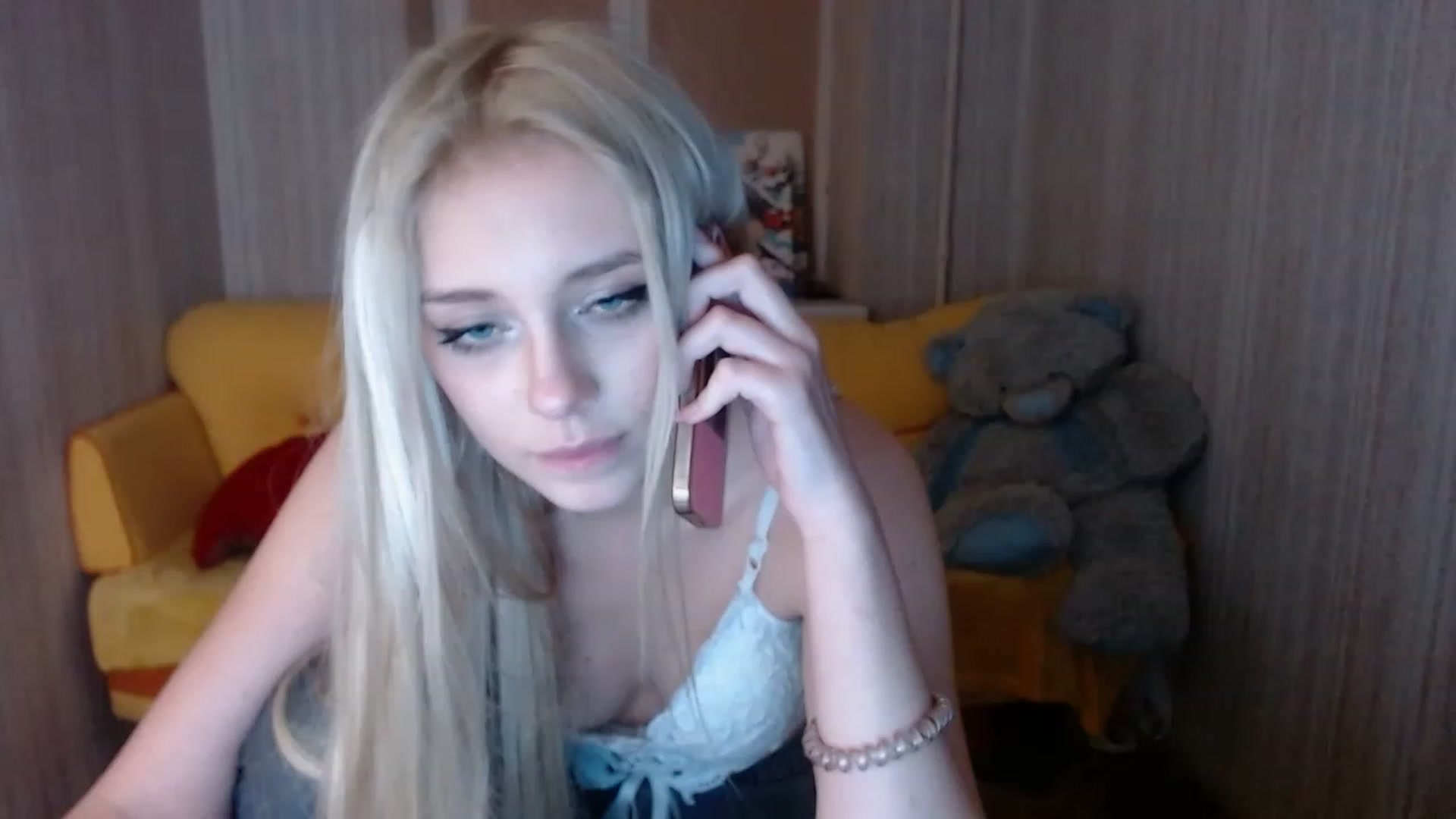 Gallery image thumbnail from Ririma_xo's myfreecams stream on, 11/14/2022, 18:15 image 12 of 20