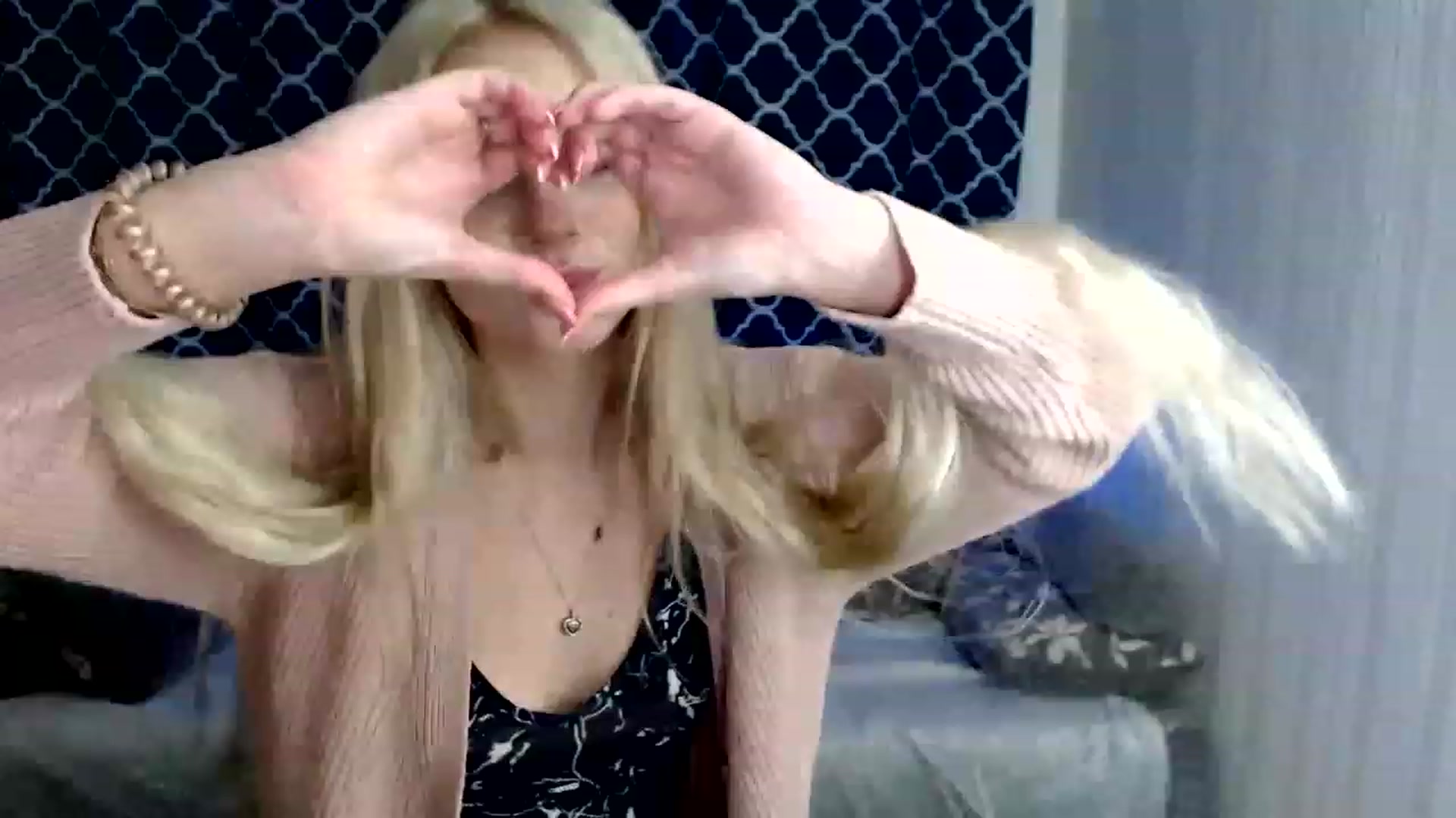 Gallery image thumbnail from Ririma_xo's myfreecams stream on, 11/17/2022, 08:07 image 9 of 20