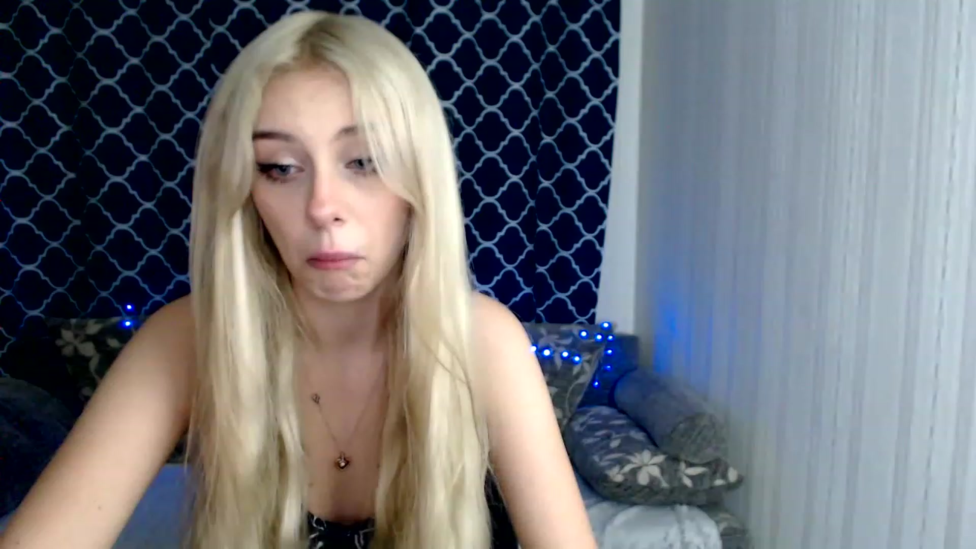 Gallery image thumbnail from Ririma_xo's myfreecams stream on, 11/17/2022, 12:42 image 17 of 20