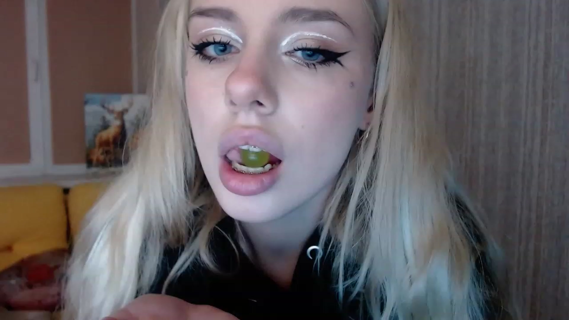 Gallery image thumbnail from Ririma_xo's myfreecams stream on, 11/18/2022, 14:45 image 19 of 20