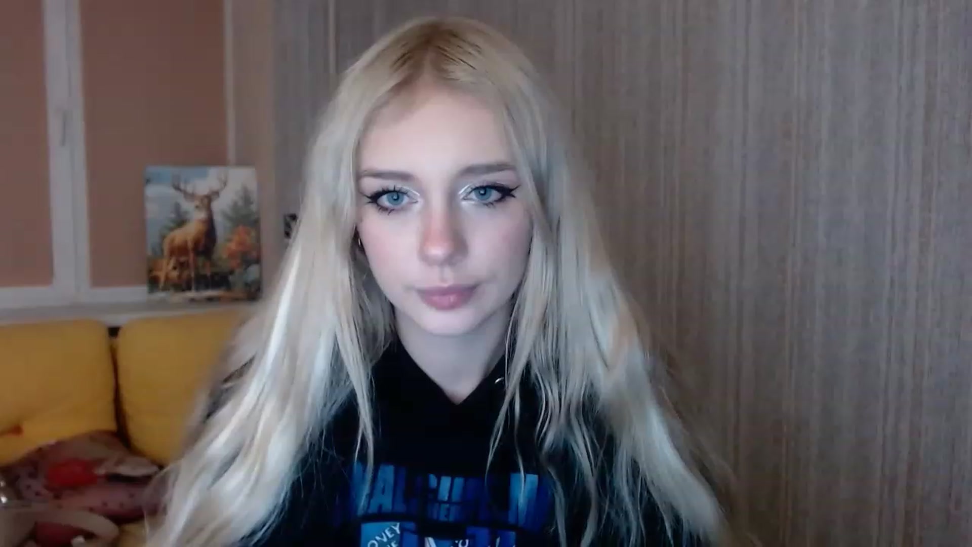 Gallery image thumbnail from Ririma_xo's myfreecams stream on, 11/18/2022, 14:45 image 15 of 20
