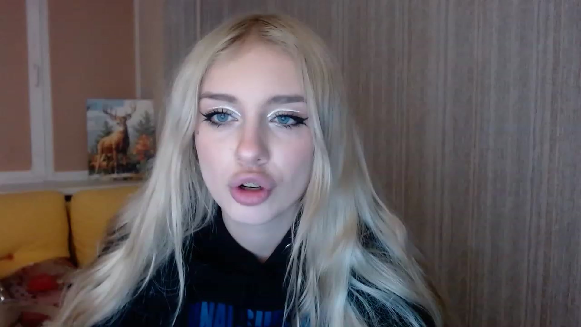 Gallery image thumbnail from Ririma_xo's myfreecams stream on, 11/18/2022, 14:45 image 14 of 20