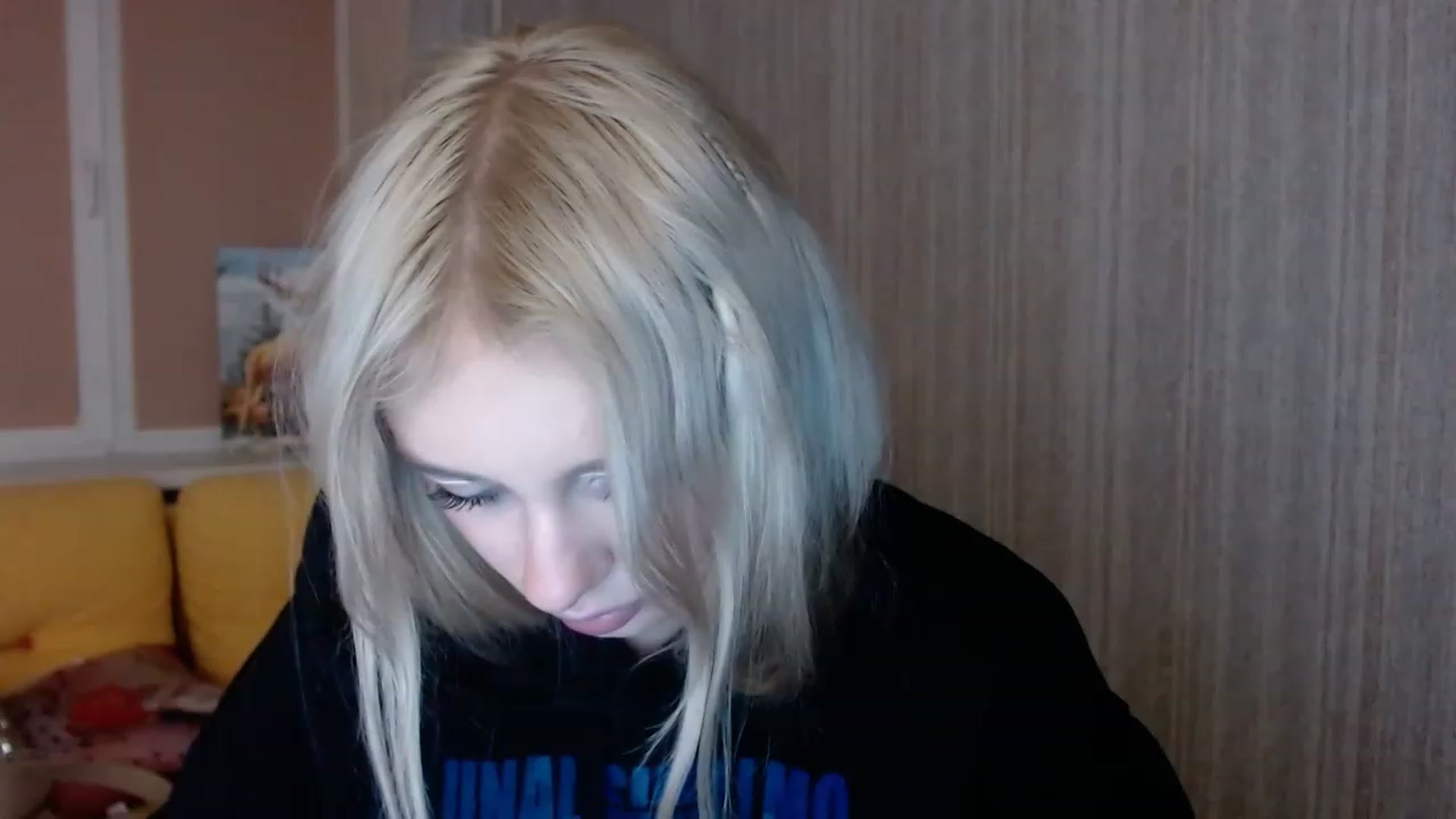 Gallery image thumbnail from Ririma_xo's myfreecams stream on, 11/18/2022, 14:45 image 7 of 20