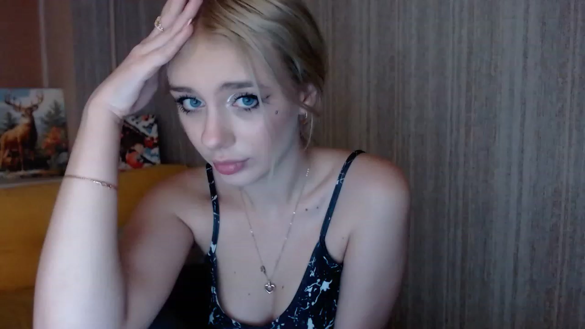 Gallery image thumbnail from Ririma_xo's myfreecams stream on, 11/18/2022, 17:43 image 4 of 20
