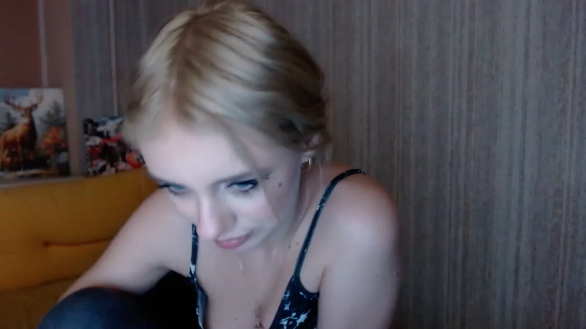 Gallery image thumbnail from Ririma_xo's myfreecams stream on, 11/18/2022, 17:43 image 3 of 20