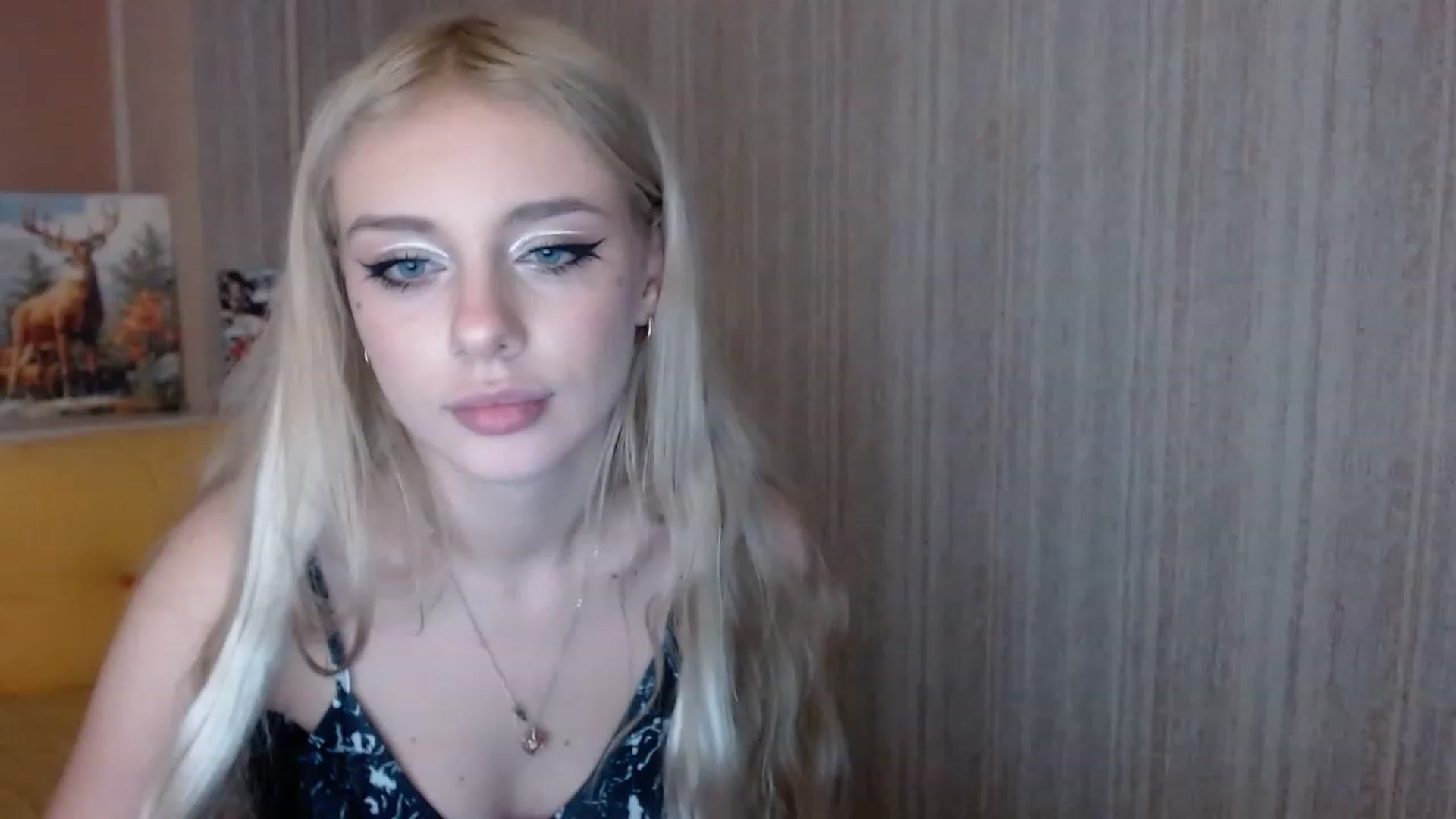 Gallery image thumbnail from Ririma_xo's myfreecams stream on, 11/18/2022, 17:43 image 14 of 20