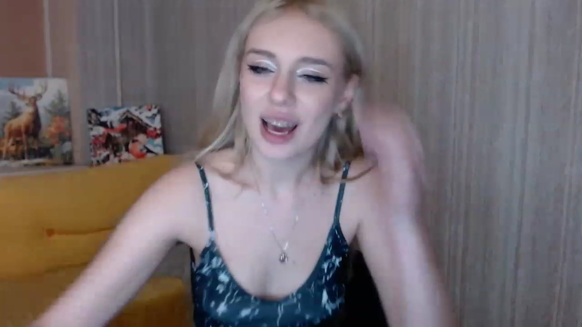 Gallery image thumbnail from Ririma_xo's myfreecams stream on, 11/18/2022, 17:43 image 19 of 20