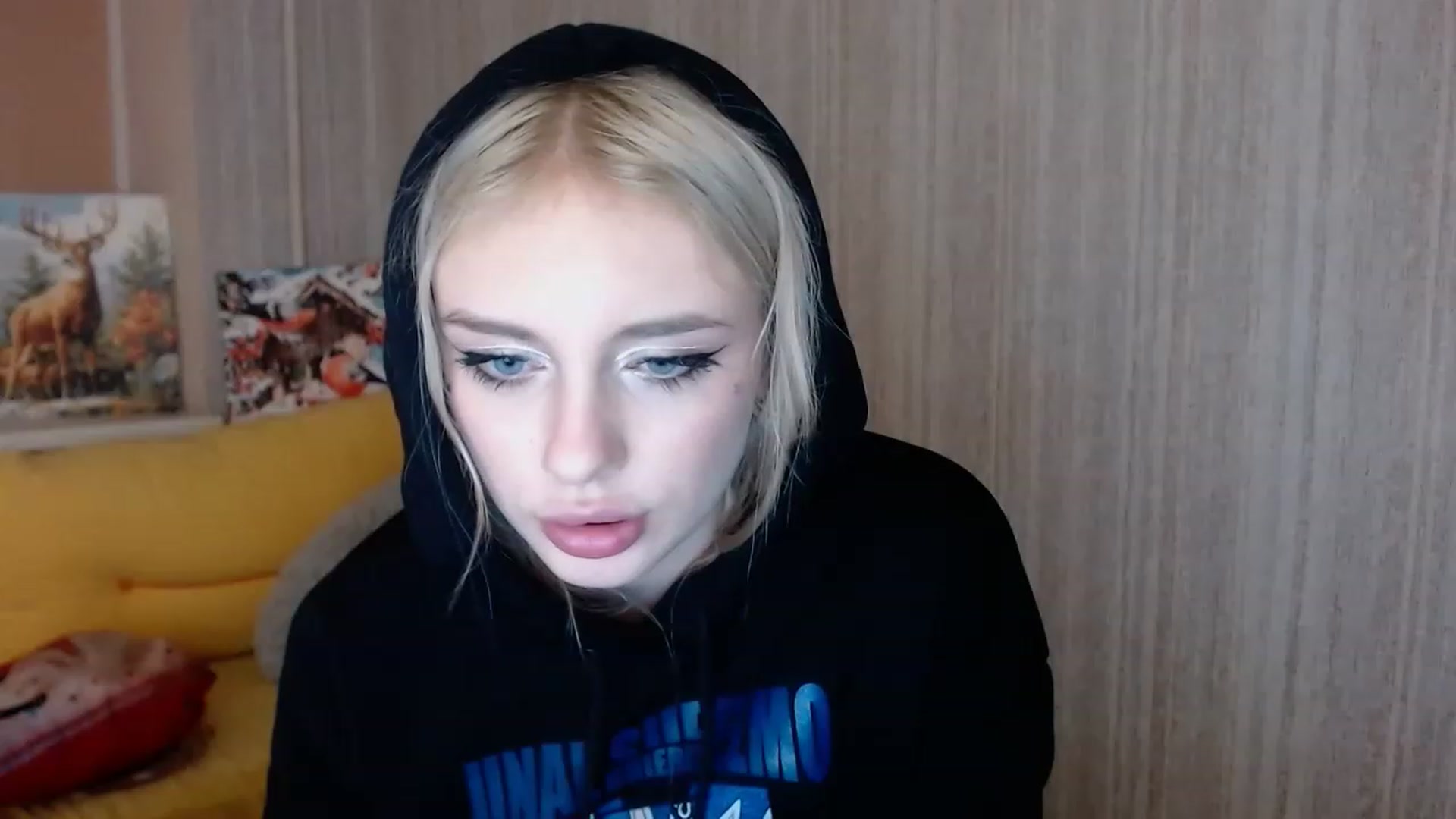 Gallery image thumbnail from Ririma_xo's myfreecams stream on, 11/18/2022, 18:45 image 16 of 20