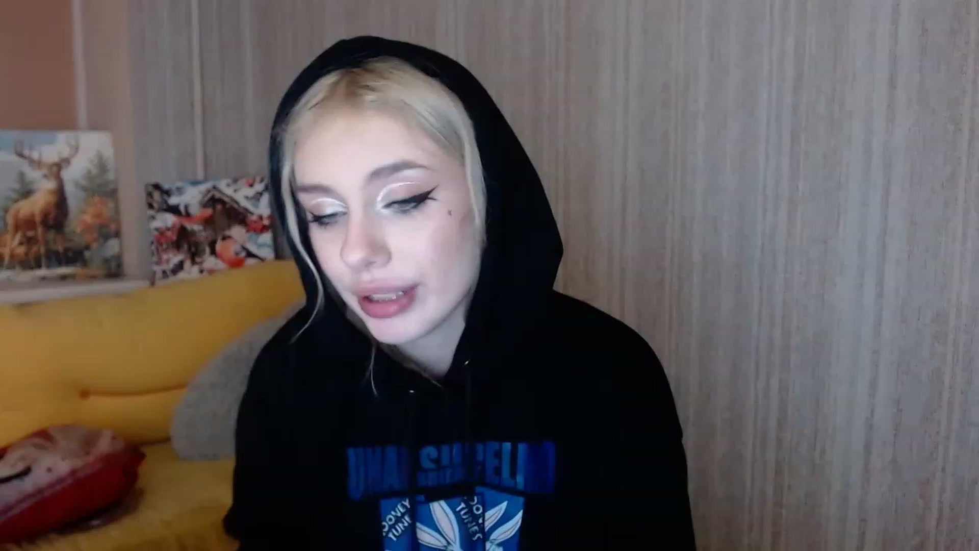 Gallery image thumbnail from Ririma_xo's myfreecams stream on, 11/18/2022, 18:45 image 15 of 20