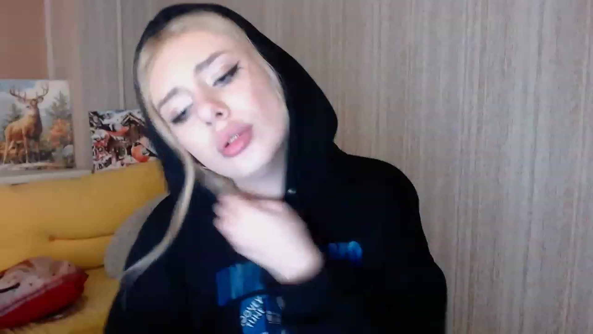 Gallery image thumbnail from Ririma_xo's myfreecams stream on, 11/18/2022, 18:45 image 19 of 20