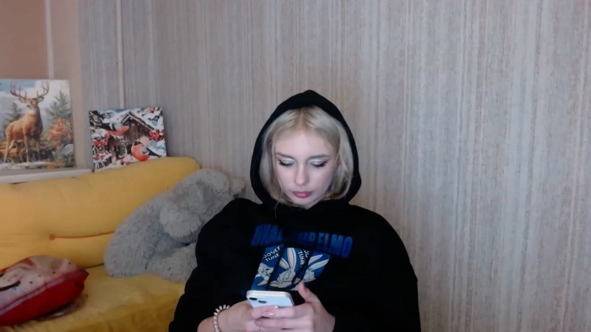 Gallery image thumbnail from Ririma_xo's myfreecams stream on, 11/18/2022, 18:45 image 17 of 20