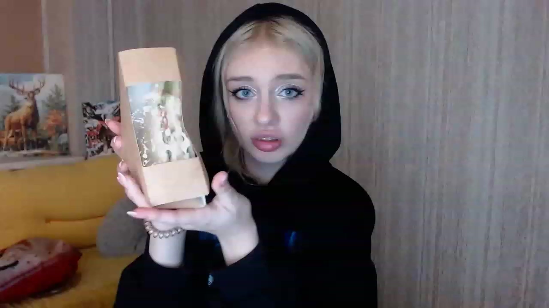 Gallery image thumbnail from Ririma_xo's myfreecams stream on, 11/18/2022, 18:45 image 18 of 20