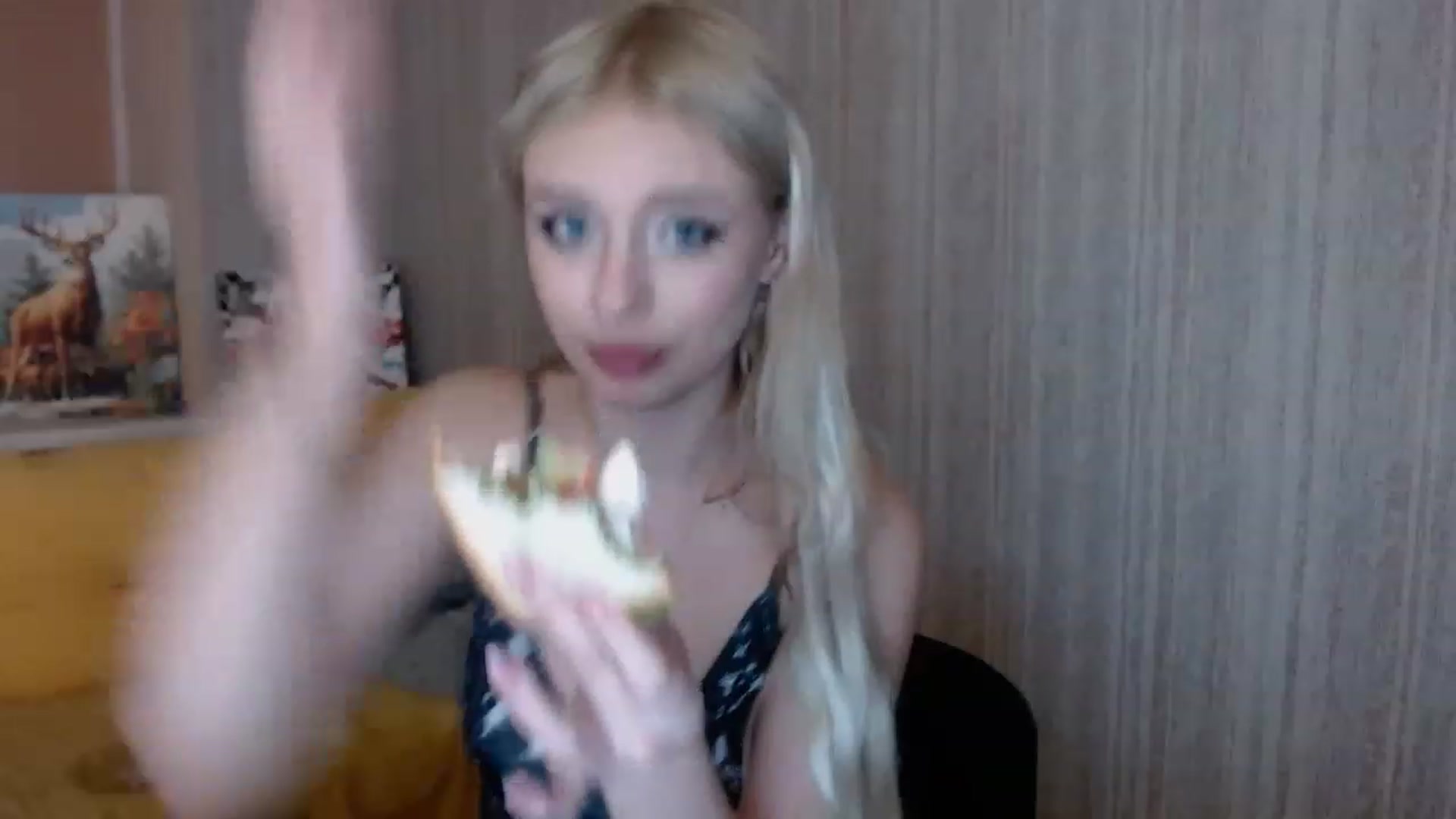 Gallery image thumbnail from Ririma_xo's myfreecams stream on, 11/18/2022, 18:45 image 6 of 20
