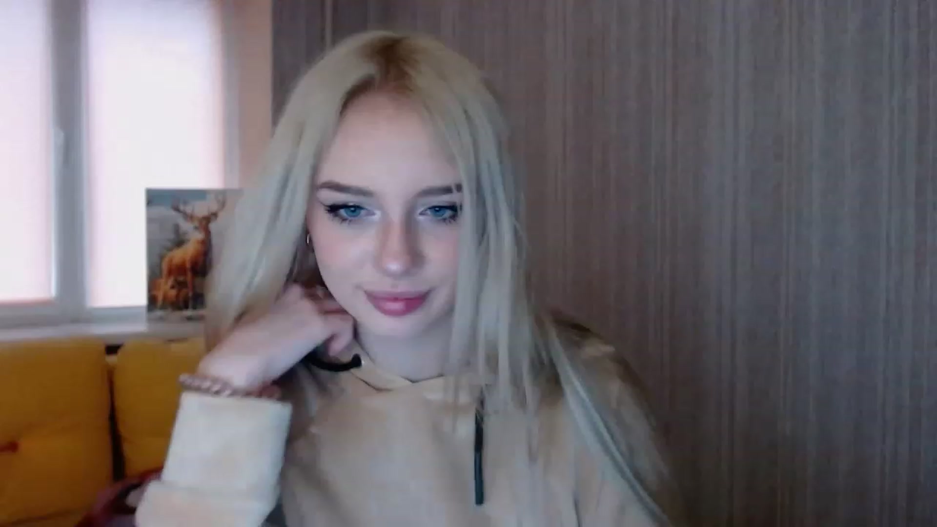 Gallery image thumbnail from Ririma_xo's myfreecams stream on, 11/19/2022, 09:03 image 5 of 20