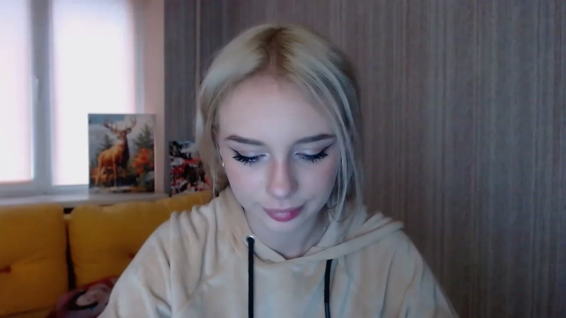Gallery image thumbnail from Ririma_xo's myfreecams stream on, 11/19/2022, 09:03 image 12 of 20
