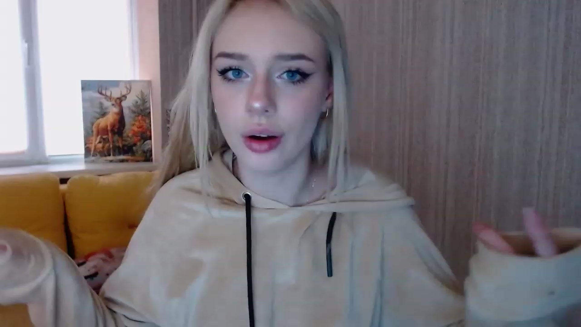 Gallery image thumbnail from Ririma_xo's myfreecams stream on, 11/19/2022, 09:03 image 17 of 20