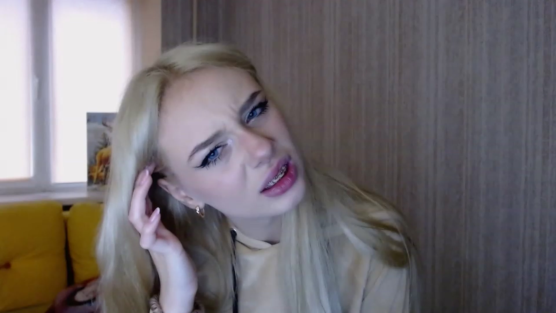 Gallery image thumbnail from Ririma_xo's myfreecams stream on, 11/19/2022, 09:03 image 6 of 20