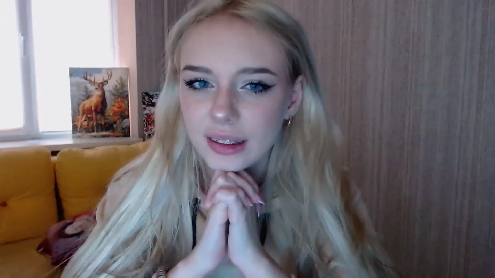Gallery image thumbnail from Ririma_xo's myfreecams stream on, 11/19/2022, 09:03 image 15 of 20