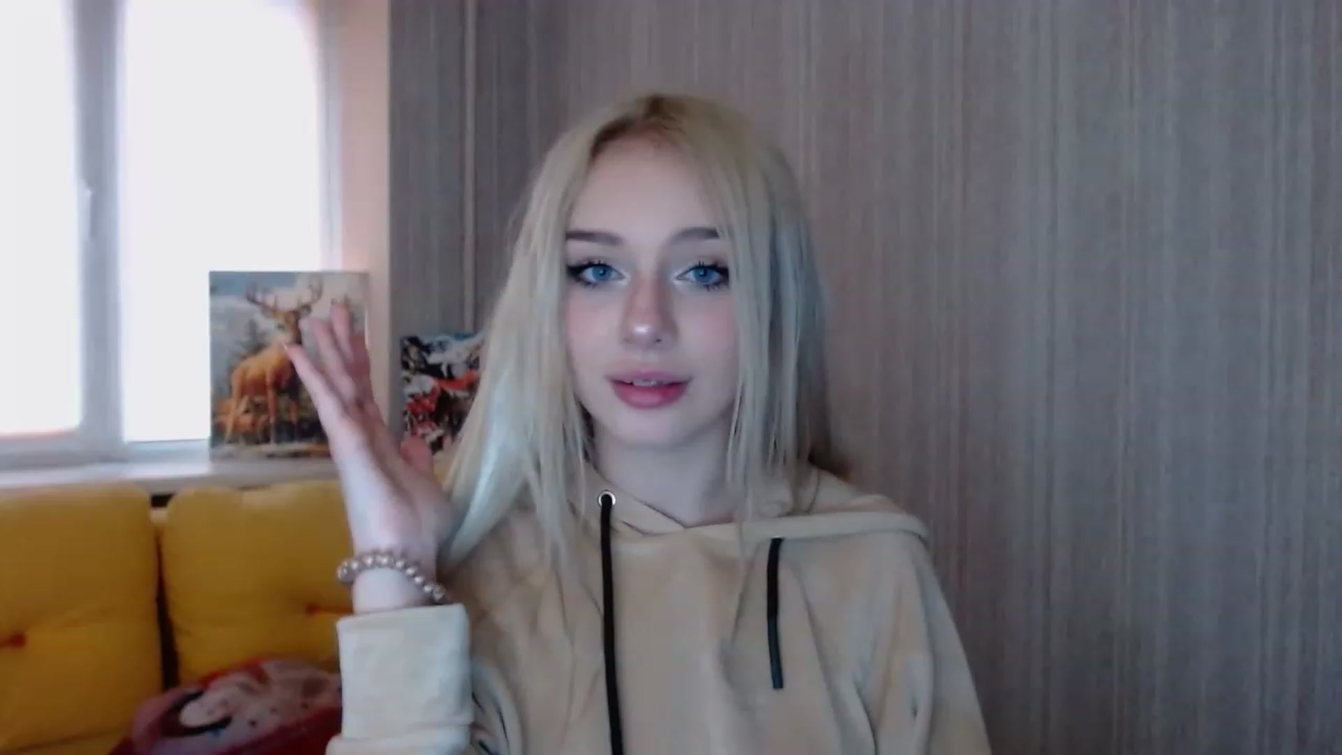 Gallery image thumbnail from Ririma_xo's myfreecams stream on, 11/19/2022, 09:03 image 13 of 20