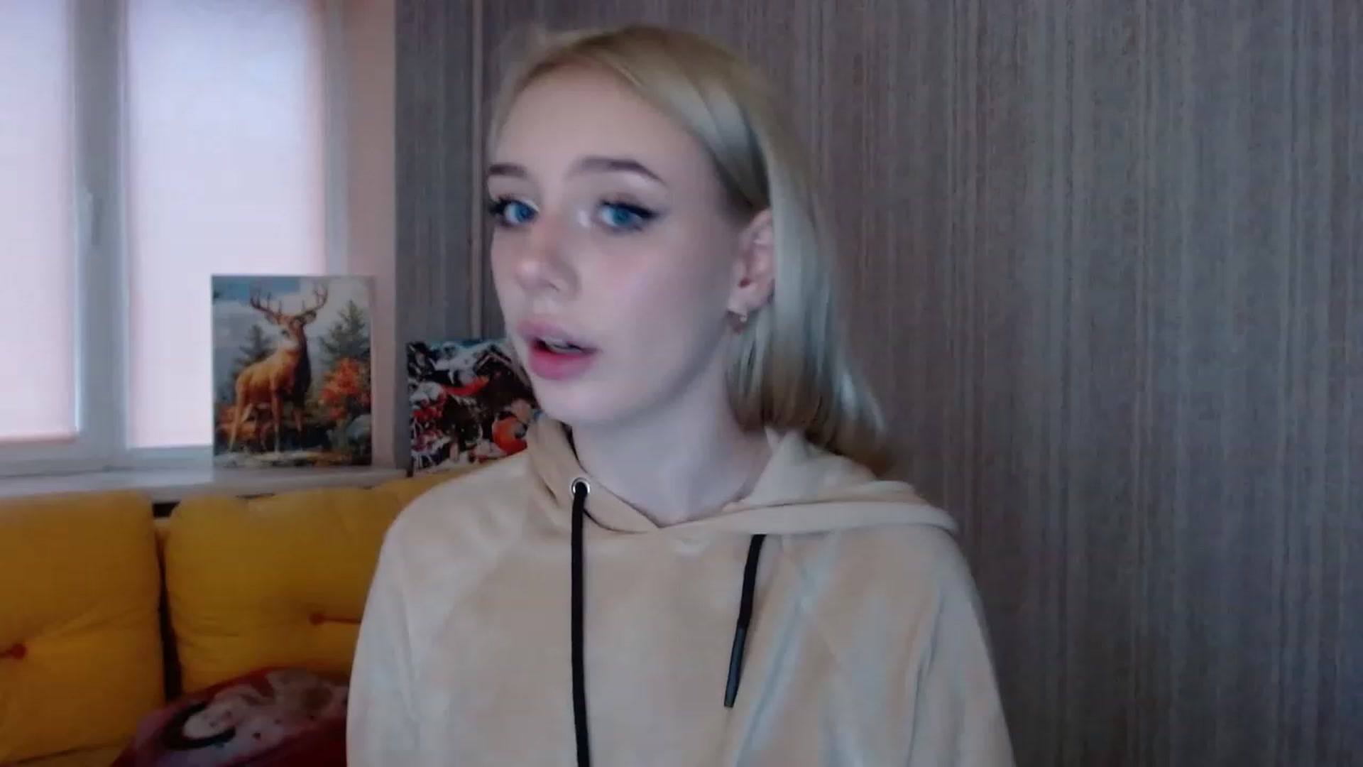 Gallery image thumbnail from Ririma_xo's myfreecams stream on, 11/19/2022, 09:03 image 10 of 20