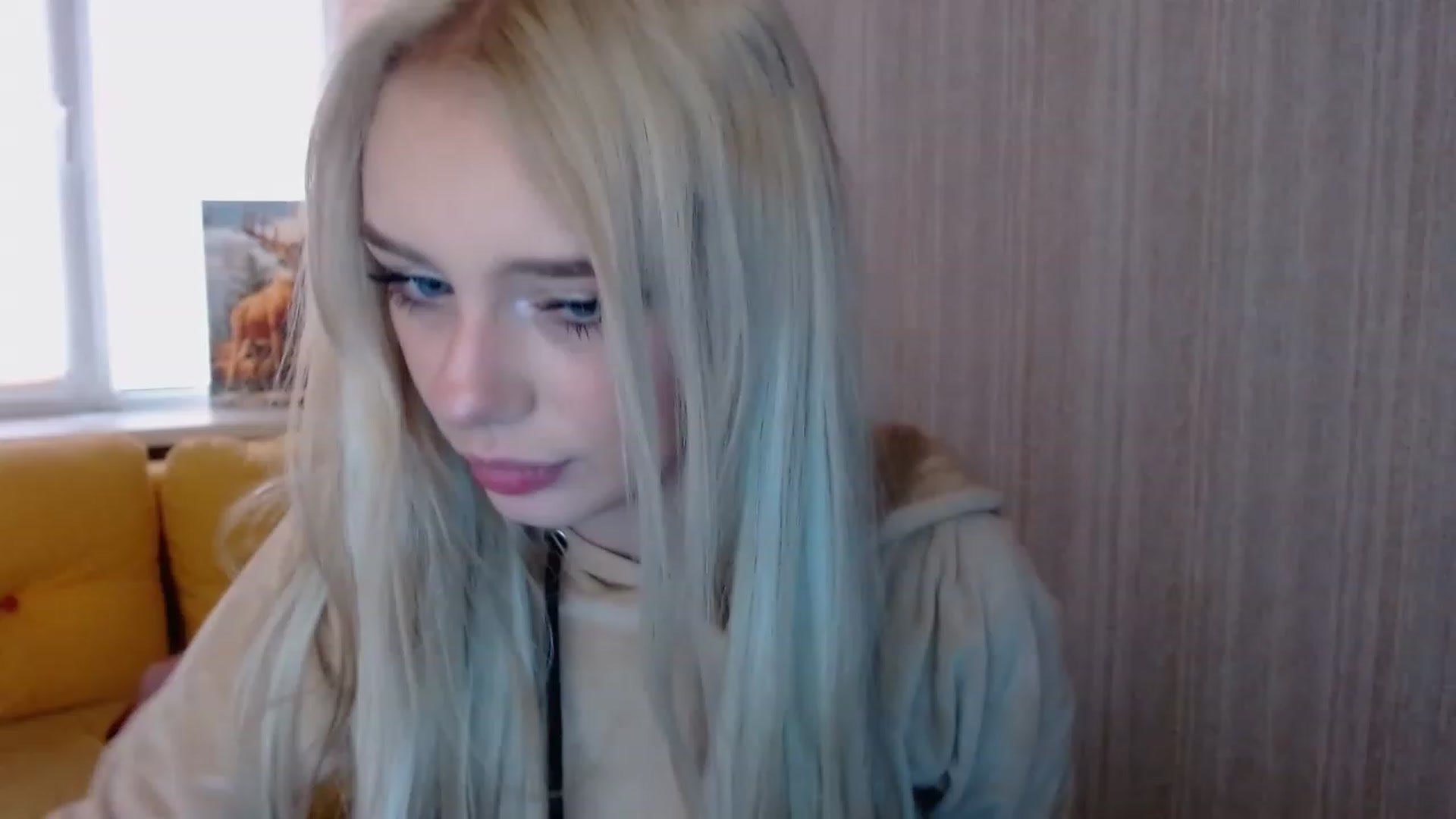 Gallery image thumbnail from Ririma_xo's myfreecams stream on, 11/19/2022, 09:38 image 7 of 20