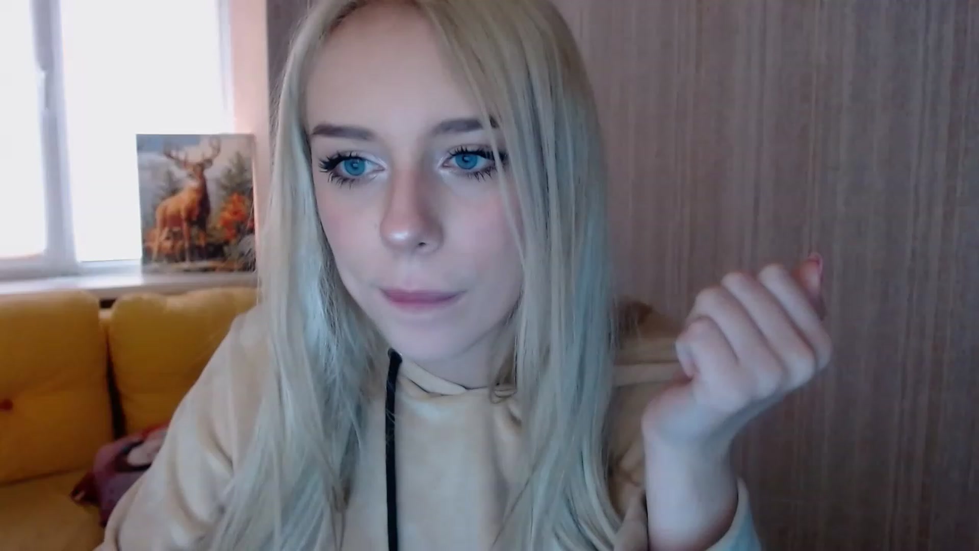 Gallery image thumbnail from Ririma_xo's myfreecams stream on, 11/19/2022, 09:38 image 6 of 20