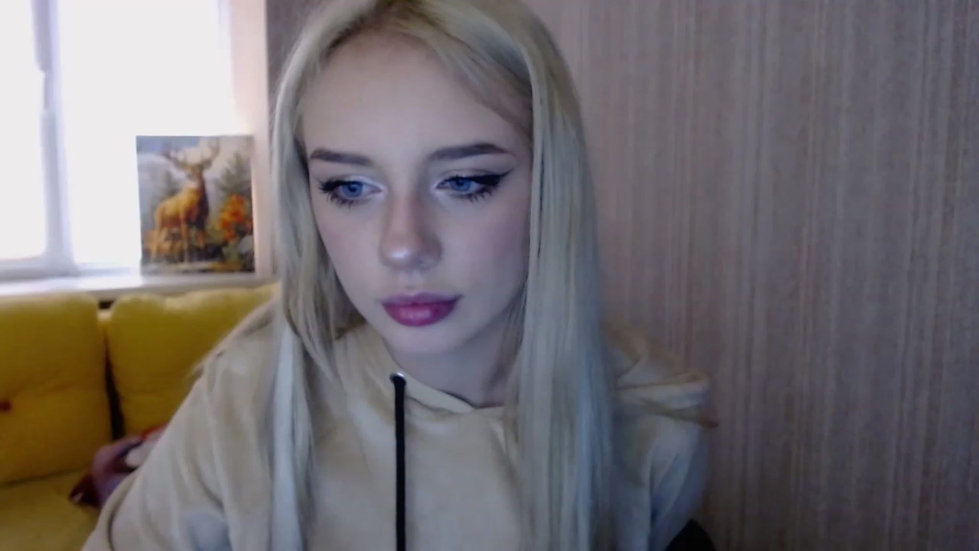 Gallery image thumbnail from Ririma_xo's myfreecams stream on, 11/19/2022, 09:38 image 19 of 20