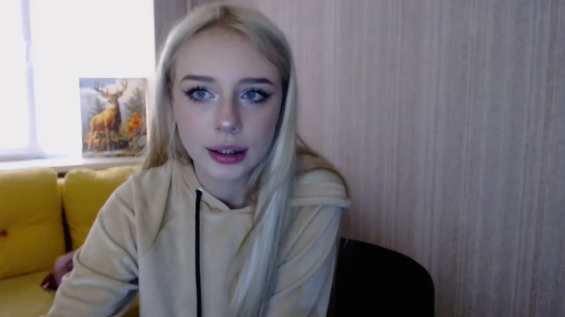 Gallery image thumbnail from Ririma_xo's myfreecams stream on, 11/19/2022, 09:38 image 12 of 20