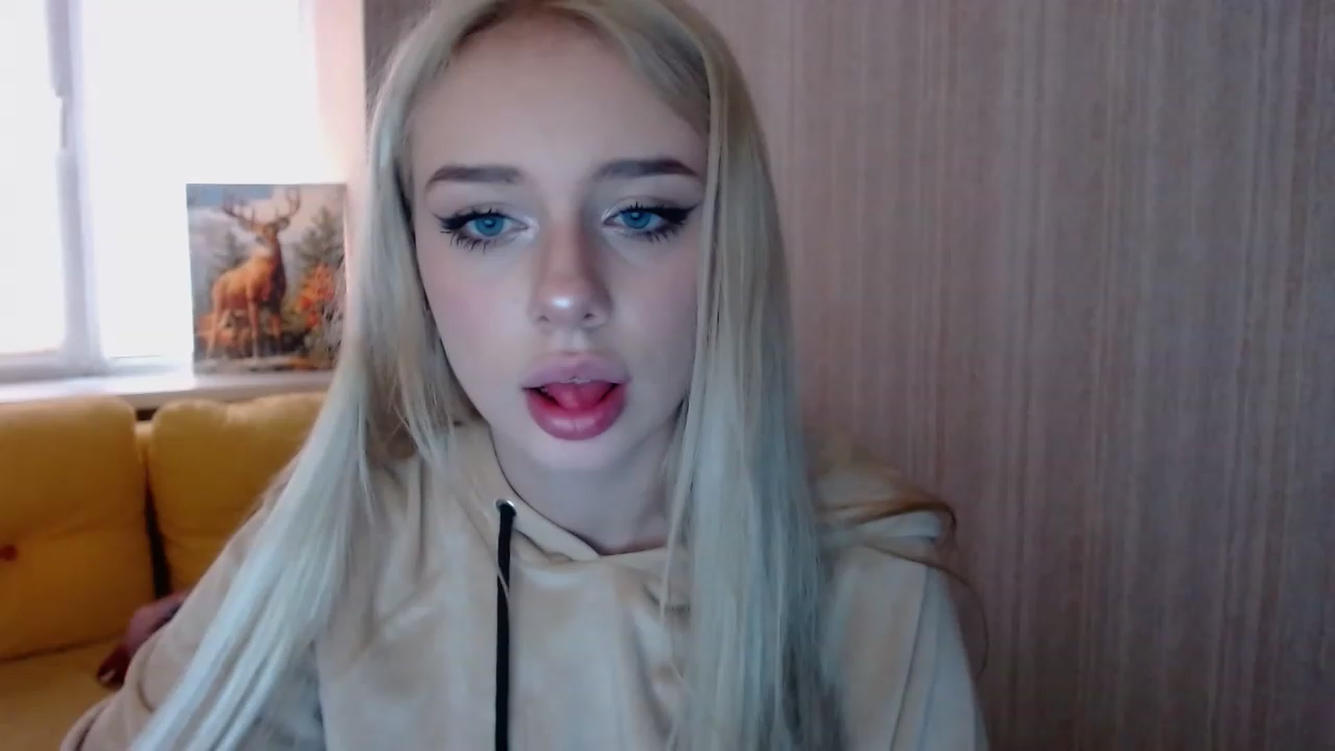 Gallery image thumbnail from Ririma_xo's myfreecams stream on, 11/19/2022, 09:38 image 16 of 20