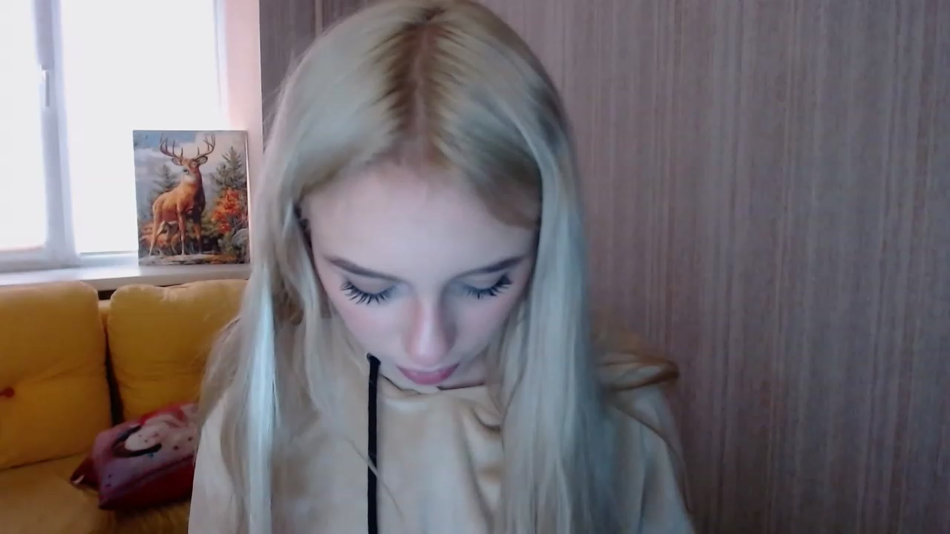 Gallery image thumbnail from Ririma_xo's myfreecams stream on, 11/19/2022, 09:38 image 17 of 20