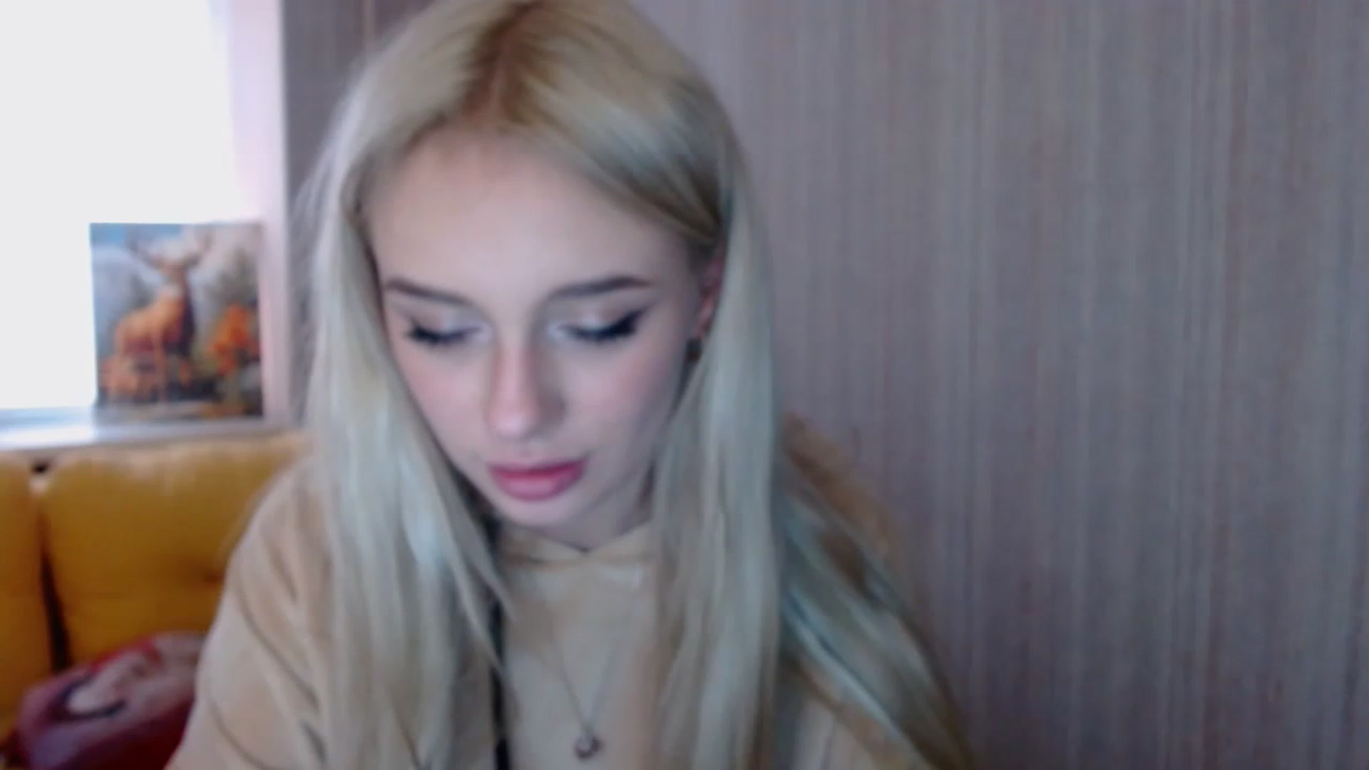 Gallery image thumbnail from Ririma_xo's myfreecams stream on, 11/19/2022, 12:11 image 9 of 20