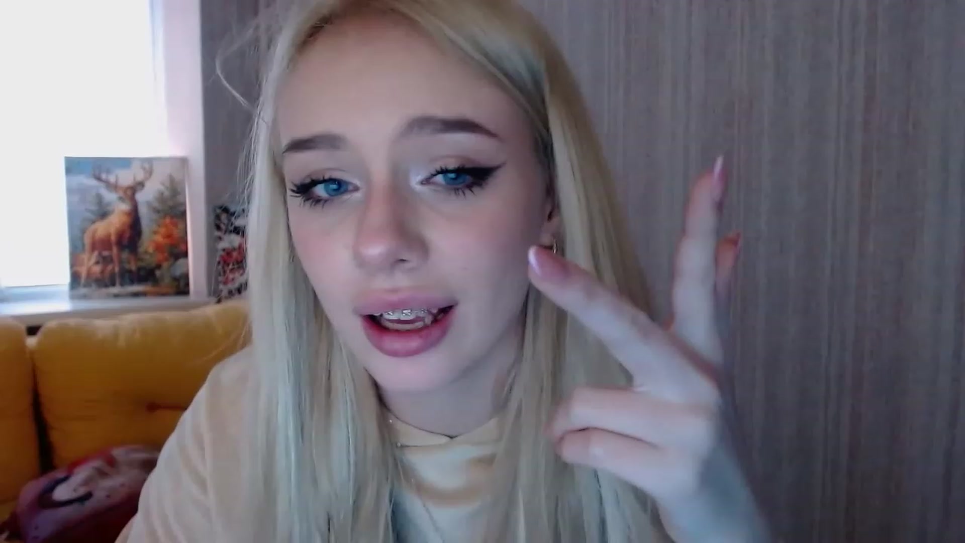 Gallery image thumbnail from Ririma_xo's myfreecams stream on, 11/19/2022, 12:11 image 8 of 20