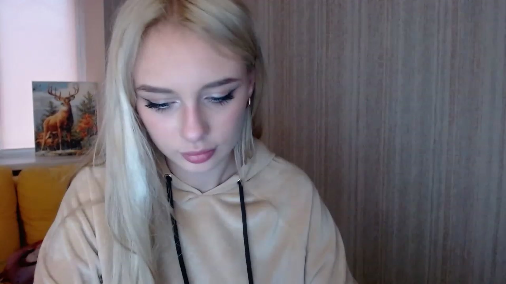 Gallery image thumbnail from Ririma_xo's myfreecams stream on, 11/19/2022, 13:08 image 12 of 20