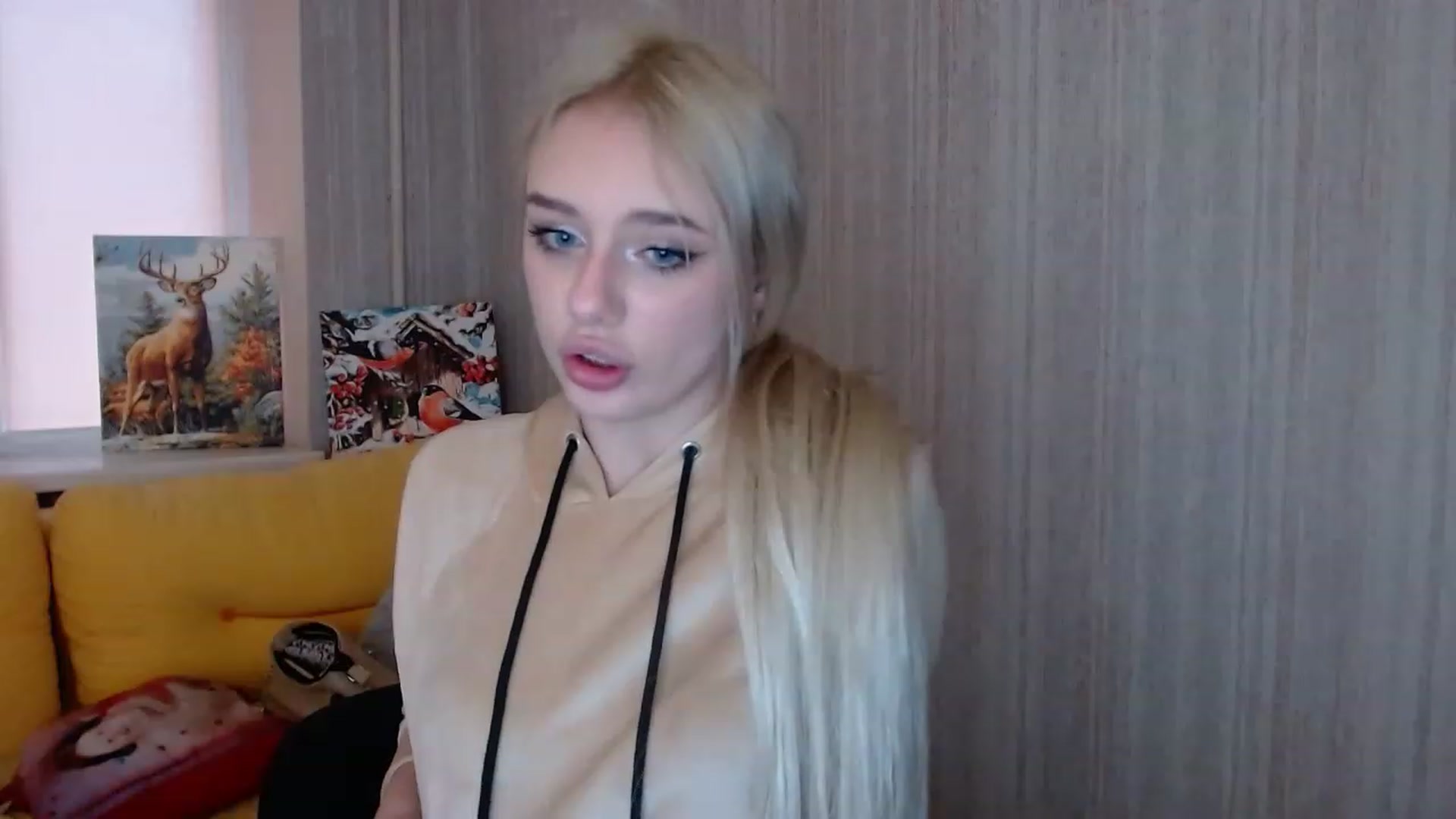 Gallery image thumbnail from Ririma_xo's myfreecams stream on, 11/19/2022, 13:08 image 18 of 20