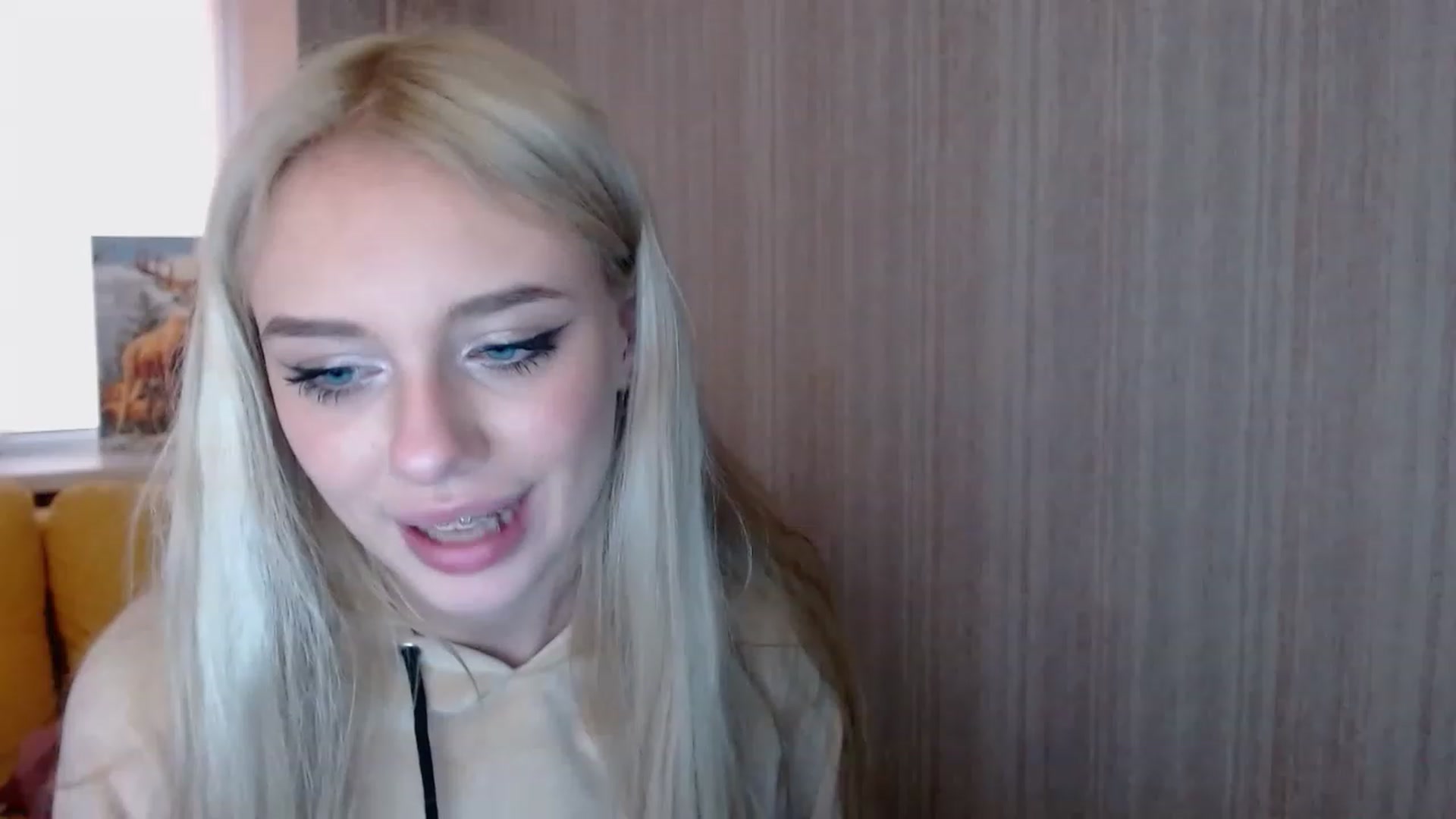 Gallery image thumbnail from Ririma_xo's myfreecams stream on, 11/19/2022, 13:08 image 8 of 20